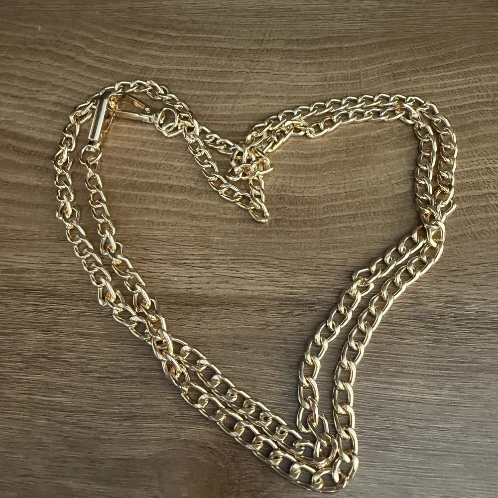 Leather Chain Strap Crossbody Bag in Black - Picture 7 of 9